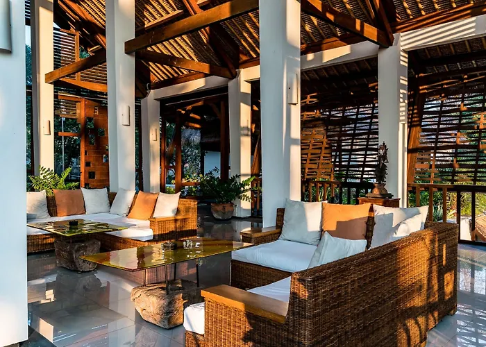 Siddhartha Oceanfront & Bali 4*