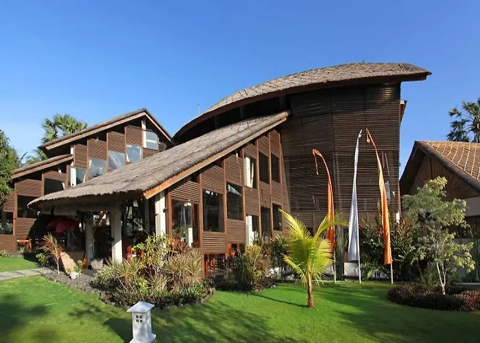 Siddhartha Oceanfront & Bali 4*